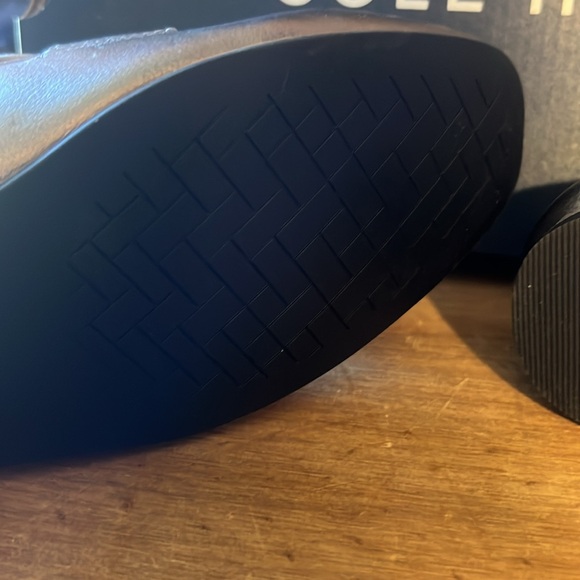 Cole Haan York bow loafer dark silver metallic size 7 - Picture 3 of 4